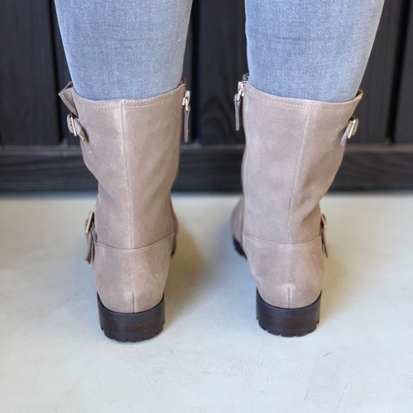 Lake House Winter Taupe Lug Sole Genuine Boots - Picture 4 of 5